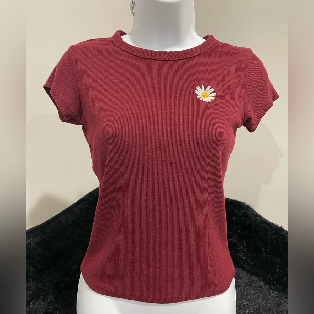 💸 90’s style baby Tee 🌼